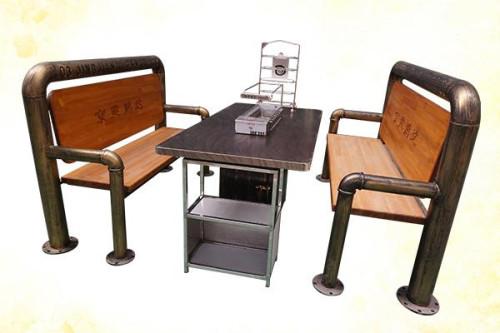 自動燒烤桌下排煙設計好還是上排煙設計好？