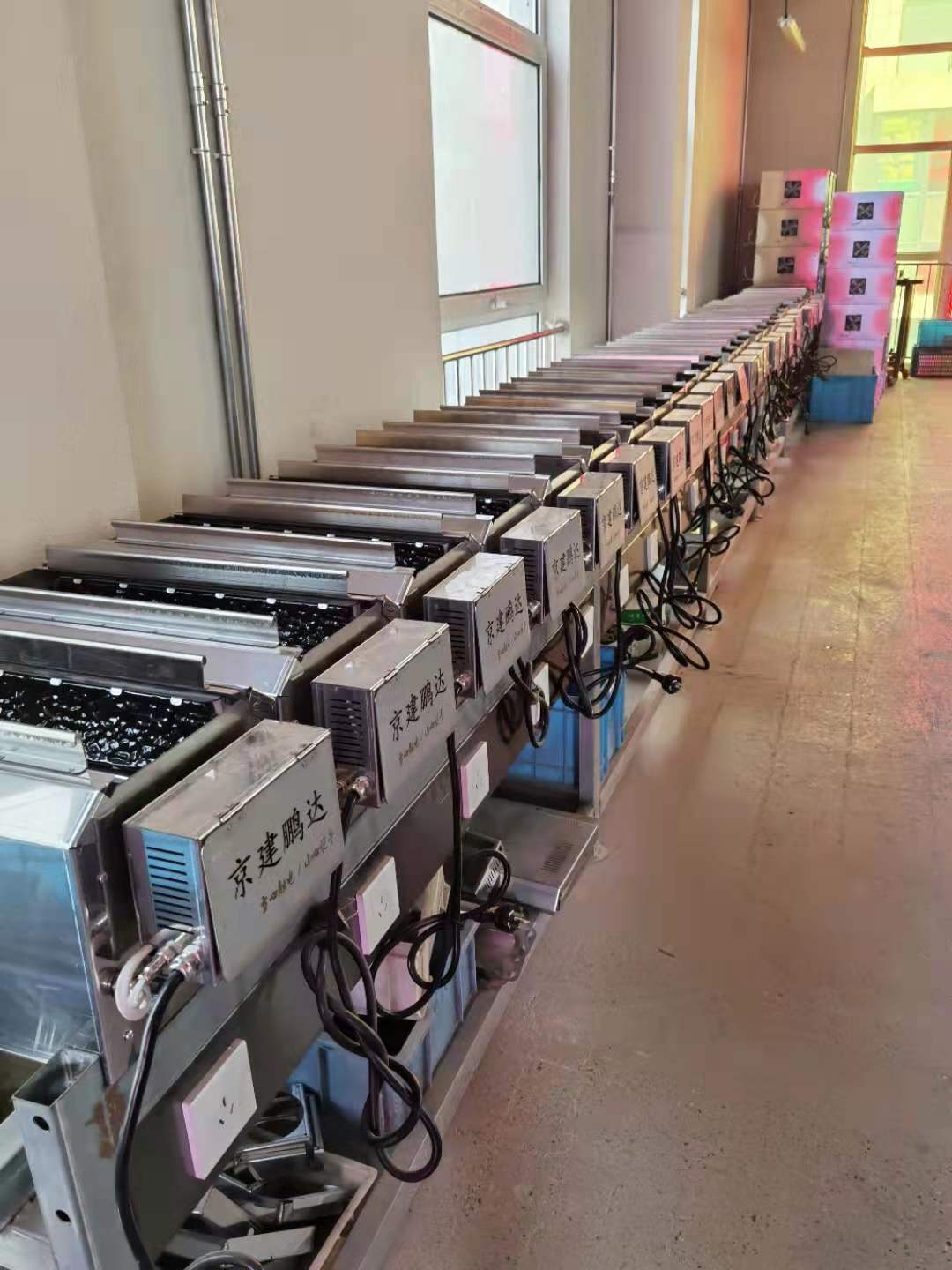 自動(dòng)燒烤桌下排煙設(shè)計(jì)好還是上排煙設(shè)計(jì)好?